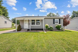 3503 Clover Hills Dr, Bettendorf, IA 52722
