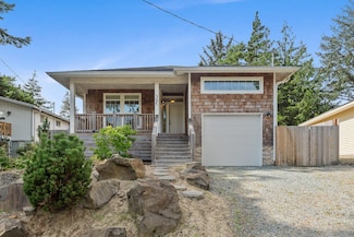 385 N 4th St, Manzanita, OR 97130