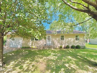 309 East St, Alba, MO 64830