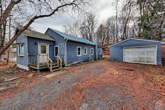 77 Madison Ave W, New Baltimore, NY 12124