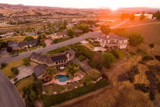 45 Franks Dr, Hollister, CA 95023