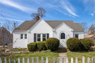 16 Southwest Ave, Jamestown, RI 02835