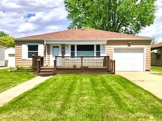 804 W 11th St, Sterling, IL 61081