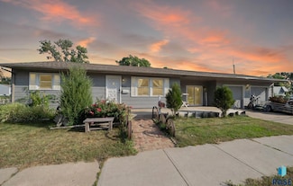 2208 W 2nd St, Sioux Falls, SD 57104