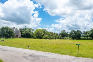 8809 Oak Creek Ln, Abbeville, LA 70510