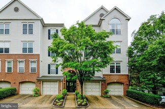 4689 Longstreet Ln Unit 203, Alexandria, VA 22311