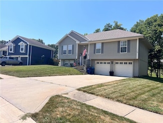 702 Lodwick Ln, Excelsior Springs, MO 64024