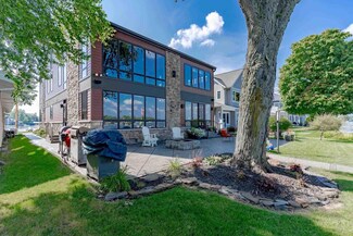 11654 N Sunrise Dr, Syracuse, IN 46567