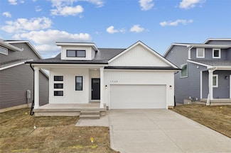 1739 Willow Ct, Norwalk, IA 50211