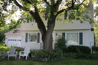 1687 Shilling Rd, Palmyra, NY 14522