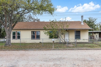 148 E Boundary St, Giddings, TX 78942