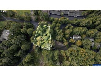 481 Lookout Dr, Glenedenbeach, OR 97388