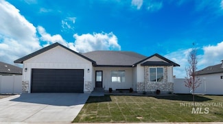 1992 Lowline Ave, Hollister, ID 83301