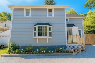 2 Ruth Ln, Glenwood Landing, NY 11547