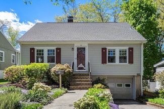 19 Conant Rd, Chestnut Hill, MA 02467