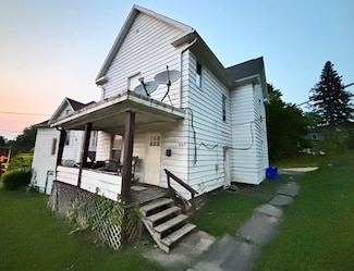 907 E Washington St, New Castle, PA 16101