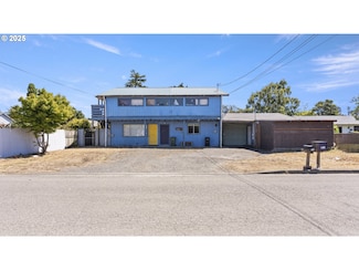 1275 Fenwick St, Coos Bay, OR 97420