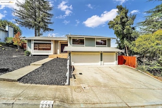 225 Skyline Dr, Vallejo, CA 94591