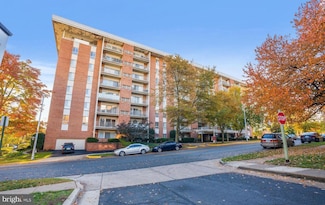 5250 Valley Forge Dr Unit 103, Alexandria, VA 22304
