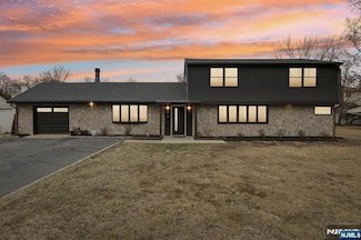 161 Haase Ave, Paramus, NJ 07652