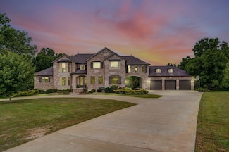 1373 E River Oak Dr, Springfield, MO 65803