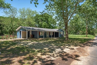 423 Cockrell St, Eustace, TX 75124