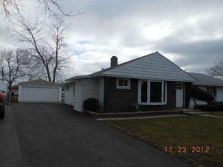 8821 S Corcoran Rd, Hometown, IL 60456