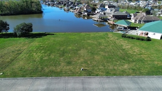 1014 Woodview Ct, Morgan City, LA 70380