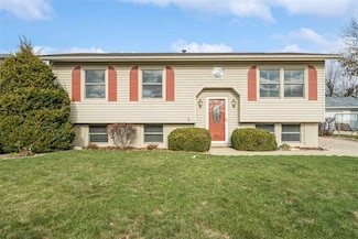 3620 Western Pine Dr NE, Cedar Rapids, IA 52402