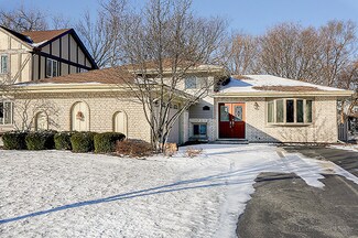 326 S Walnut St, Itasca, IL 60143