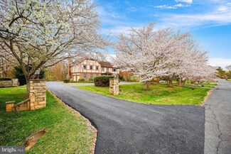 13608 Maidstone Ln, Potomac, MD 20854