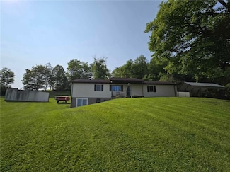 229 Chamberlain St, Leechburg, PA 15656