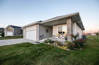 6765 NE 12th Ct, Des Moines, IA 50313