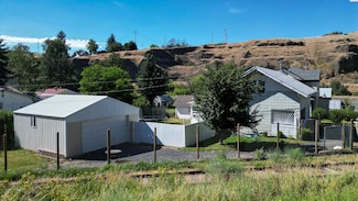 311 E Cooper St, Colfax, WA 99111