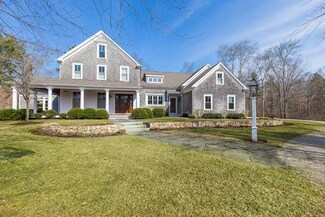 5 Pine Ridge Ln, Mattapoisett, MA 02739