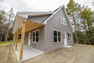 19 Hemlock Ln, Whitefield, ME 04353