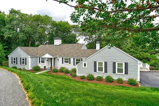 55 Packard Dr, Braintree, MA 02184