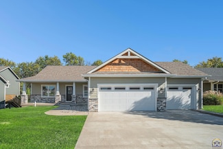 4406 SW Lakeside Dr, Topeka, KS 66610