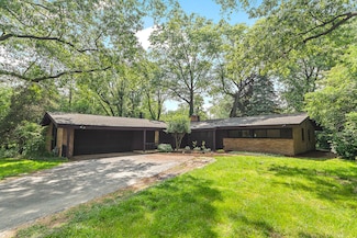 71 Graymoor Ln, Olympia Fields, IL 60461