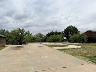 2914 Osage Dr, Woodward, OK 73801