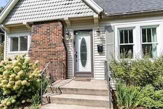 1303 Homecrest Ave, Kalamazoo, MI 49001