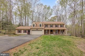 14452 Alps Dr, Woodbridge, VA 22193