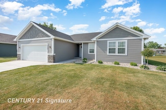 9100 Brook Hollow Ln, Freeland, MI 48623