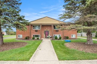 168 Valley Vista Dr SE, Lowell, MI 49331