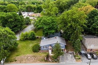 8 Piedmont St, Methuen, MA 01844