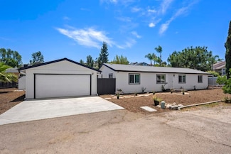 8620 Atlas View Dr, Santee, CA 92071