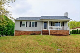 6102 Hunters Ridge Dr, Lexington, NC 27295