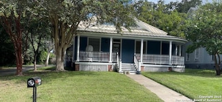 609 E Corpus Christi St, Beeville, TX 78102