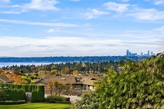 9220 NE 20th St, Clyde Hill, WA 98004