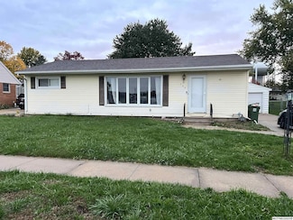 309 Danbury Dr, Charles City, IA 50616